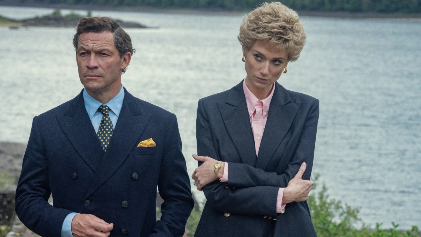 Dominic West y Elizabeth Debicki como Charles y Diana en 'The Crown'