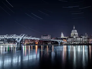 Luces de los edificios de Londres, Reino Unido Luces de los edificios de Londres, Reino Unido