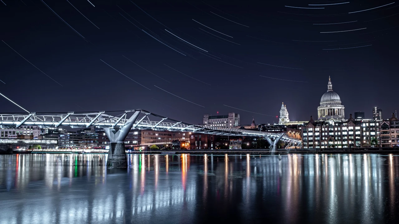 Luces de los edificios de Londres, Reino Unido Luces de los edificios de Londres, Reino Unido