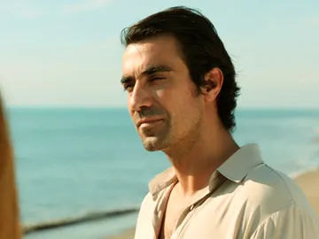 Züleyha confiesa a Mehmet que comprende la venganza de Hakan Züleyha confiesa a Mehmet que comprende la venganza de Hakan