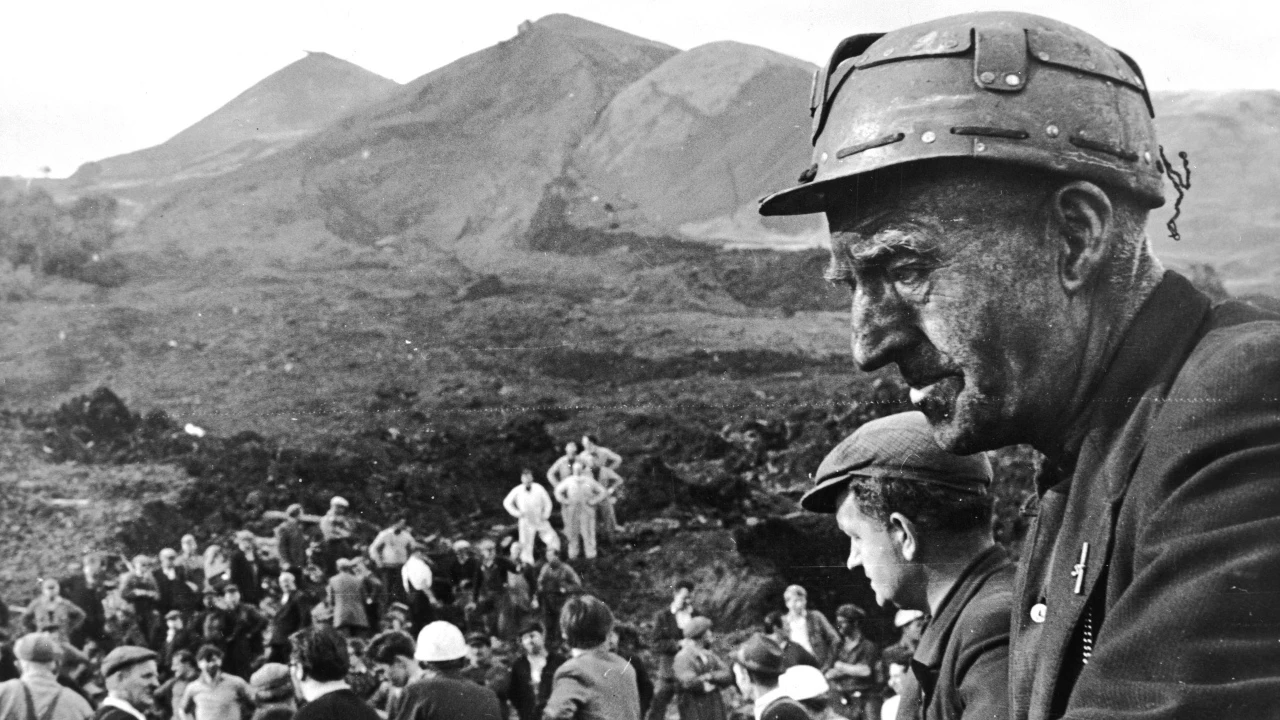 Efem&eacute;rides del 21 de octubre de 2022: Desastre sobre el pueblo de Aberfan, en Gales