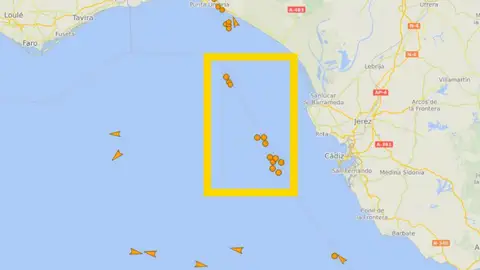 Buques en Cádiz esperando a descargar gas Buques en Cádiz esperando a descargar gas