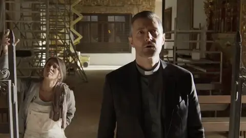 Richard Armitage y Alicia Borrachero en 'La piel del tambor' Richard Armitage y Alicia Borrachero en 'La piel del tambor'