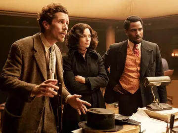 Christian Bale, Margot Robbie y John David Washington en 'Amsterdam' Christian Bale, Margot Robbie y John David Washington en 'Amsterdam'