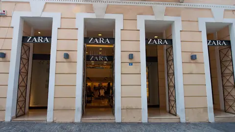 Entrada de un Zara Entrada de un Zara