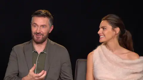 Richard Armitage y Amaia Salamanca presentan 'La piel del tambor' Richard Armitage y Amaia Salamanca presentan 'La piel del tambor'