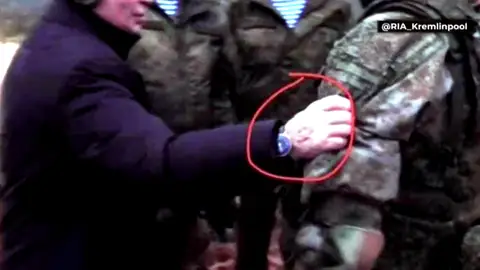 La misteriosa marca en la mano de Putin La misteriosa marca en la mano de Putin