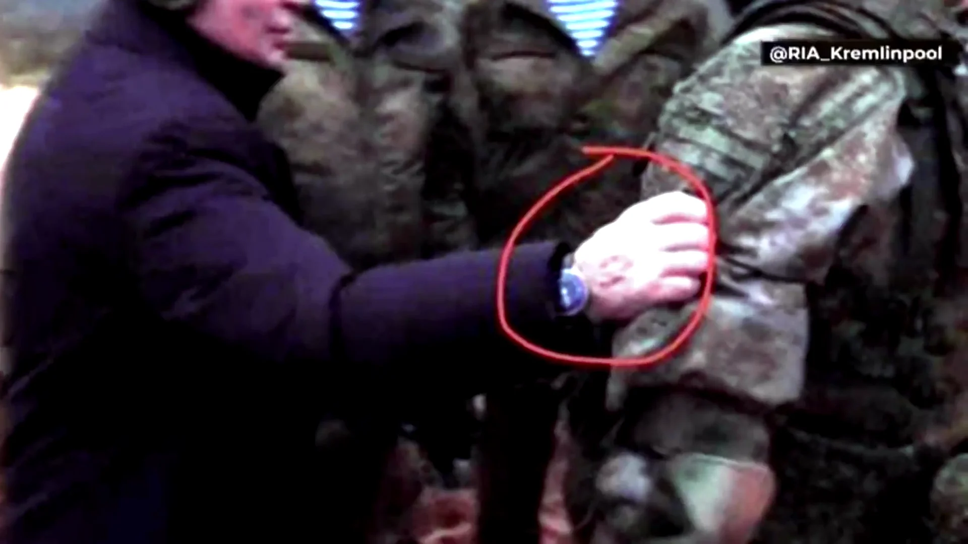 La misteriosa marca en la mano de Putin