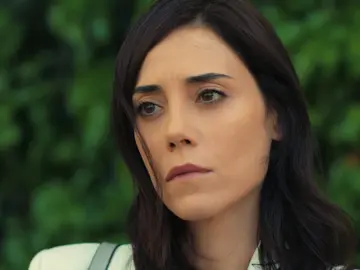 Asya le cuenta a Volkan toda la verdad: “Ya no te quiero. La gente miente y eso tú me lo enseñaste” Asya le cuenta a Volkan toda la verdad: “Ya no te quiero. La gente miente y eso tú me lo enseñaste”