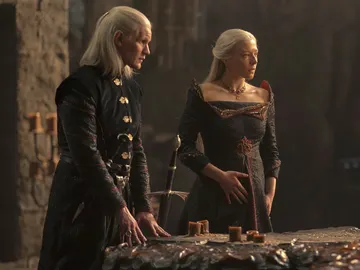 Matt Smith y Emma D'Arcy en 'La Casa del Dragón' Matt Smith y Emma D'Arcy en 'La Casa del Dragón'