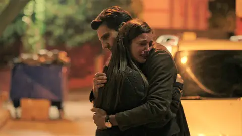 Ceylin, rota de dolor por la muerte de Inci, se refugia en Ilgaz: “No pude proteger a mi hermana” Ceylin, rota de dolor por la muerte de Inci, se refugia en Ilgaz: “No pude proteger a mi hermana”