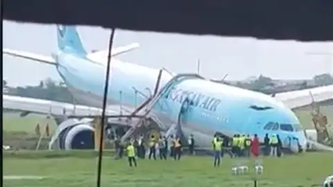 Aterrizaje de emergencia de un avión Aterrizaje de emergencia de un avión