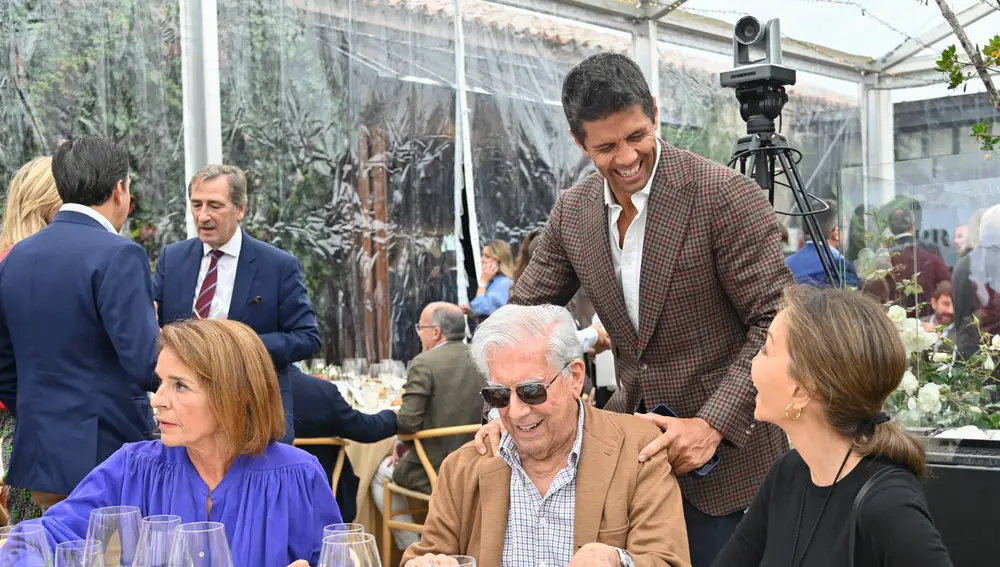 Fernando Verdasco, muy cariñoso con Mario Vargas Llosa e Isabel Preysler