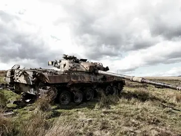 Imagen de un tanque destruido Imagen de un tanque destruido
