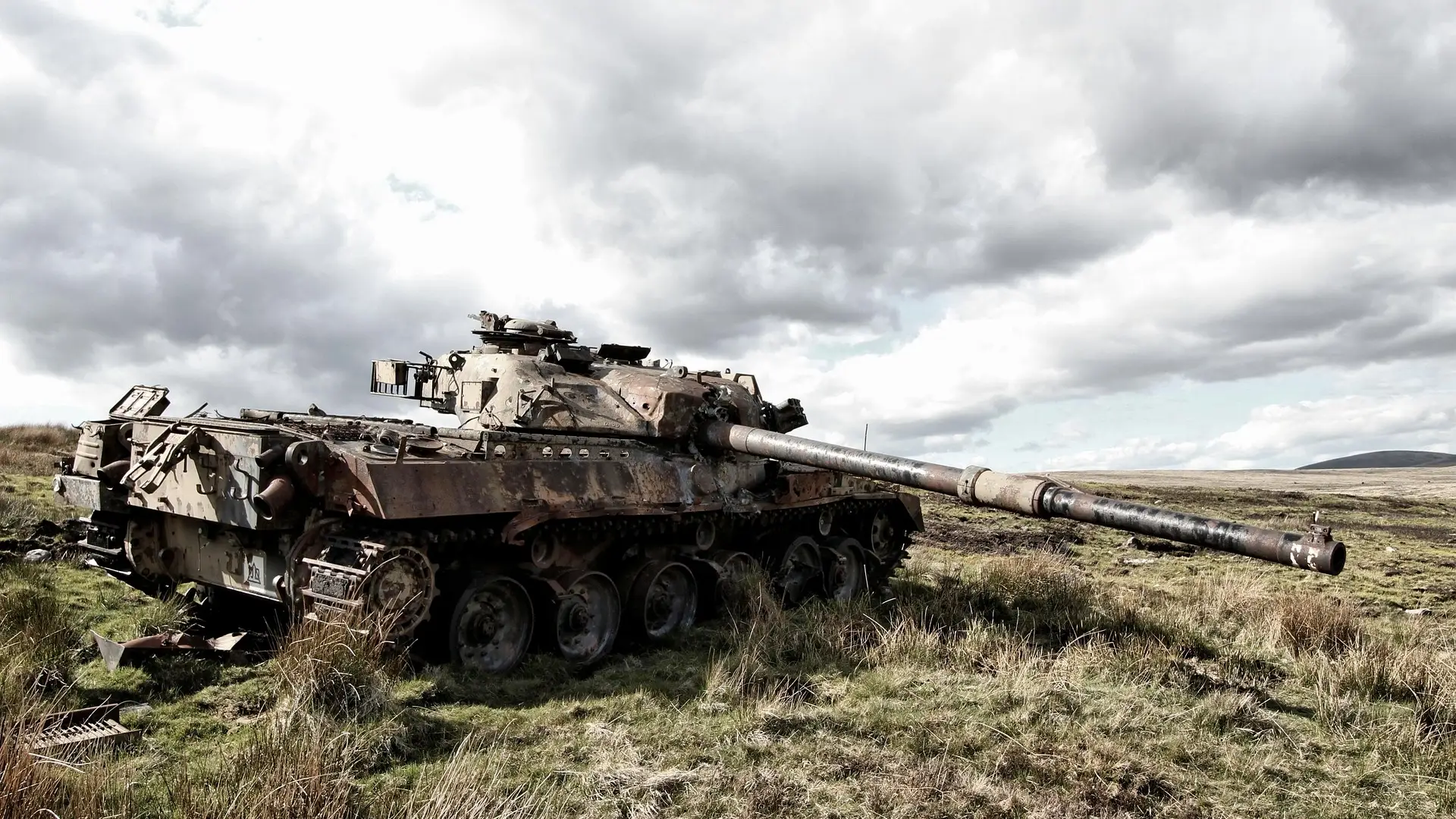 Imagen de un tanque destruido Imagen de un tanque destruido