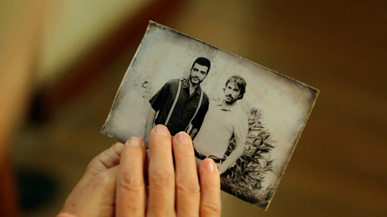 En el próximo capítulo de 'Tierra Amarga': Hamminé encontrará una foto de Demir y Hakan... ¿Qué ocurrirá si sale a la luz? En el próximo capítulo de 'Tierra Amarga': Hamminé encontrará una foto de Demir y Hakan... ¿Qué ocurrirá si sale a la luz?