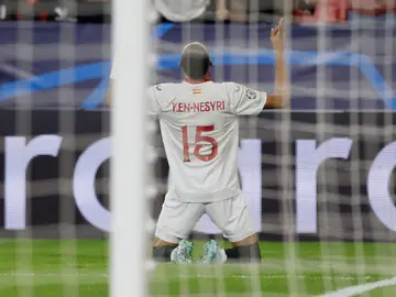 Youssef En-Nesyri celebra su gol ante el Copenhague