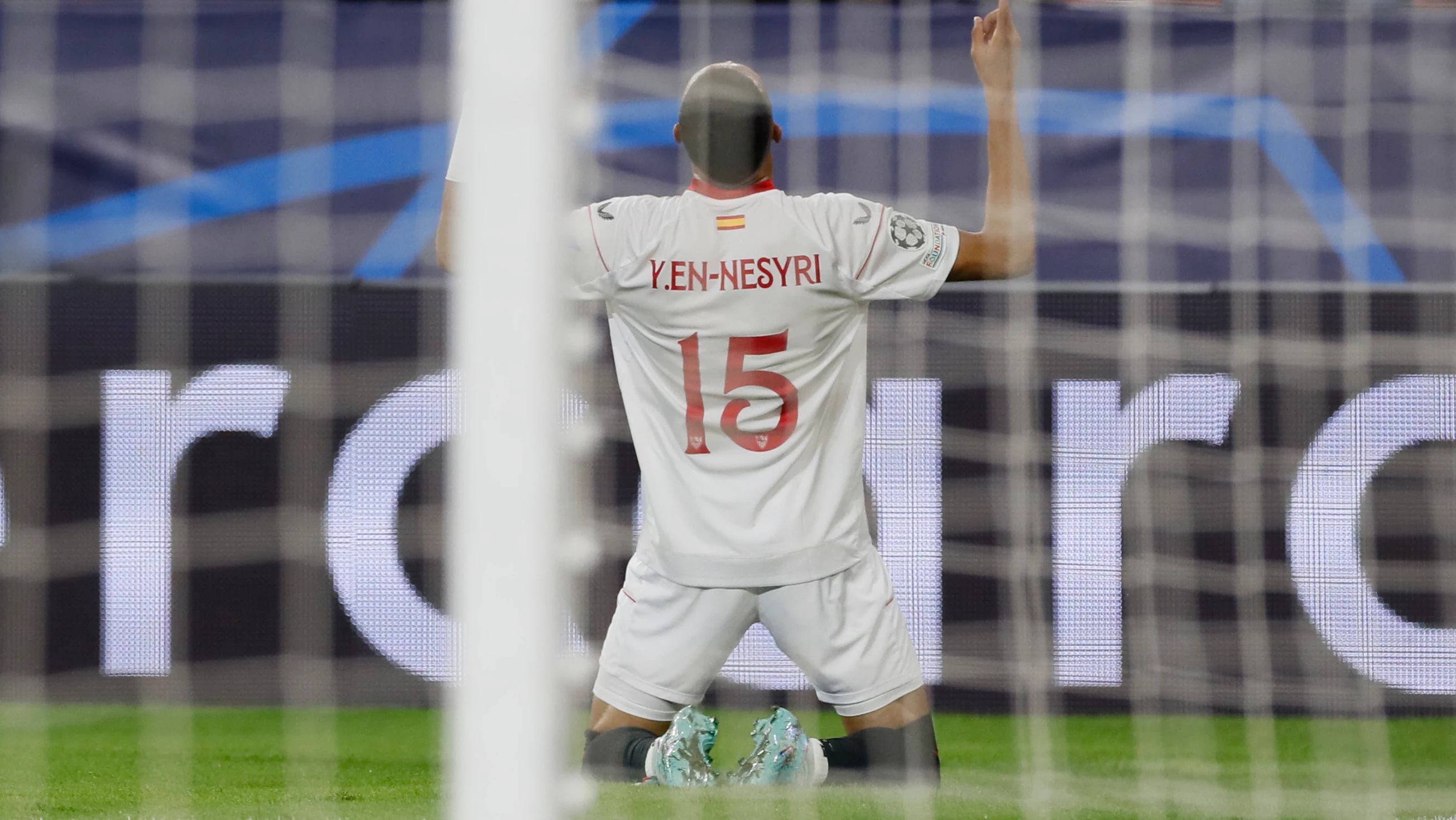 Youssef En-Nesyri celebra su gol ante el Copenhague