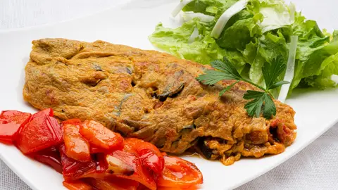 Tortilla de berenjena con chistorra y pimiento Receta de tortilla de berenjena con chistorra y pimiento, de Arguiñano