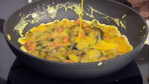 Cuaja la tortilla por los dos lados Cuaja la tortilla por los dos lados