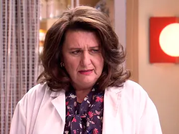 La tremenda bronca de doña Paz a Hugo: “Has estado a punto de matar a una clienta” La tremenda bronca de doña Paz a Hugo: “Has estado a punto de matar a una clienta”