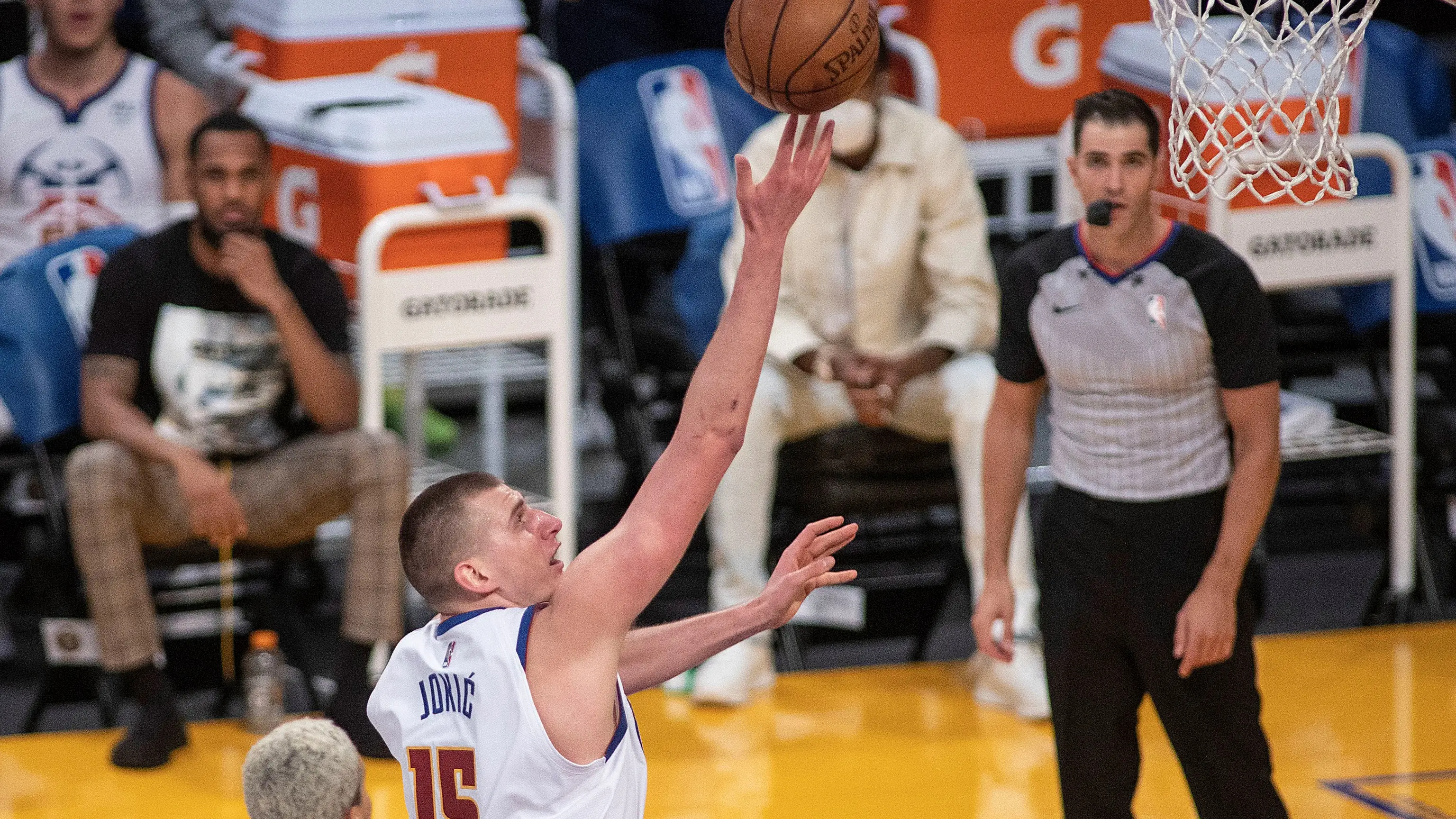 Nikola Jokic durante el partido contra los Lakers en el Ball Arena Nikola Jokic durante el partido contra los Lakers en el Ball Arena