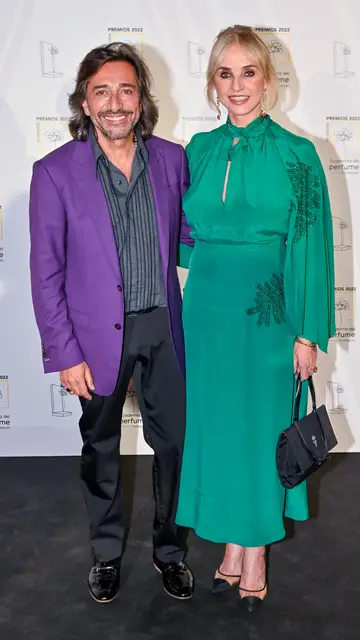Mariola Orellana y Antonio Carmona en los Premios Academia del Perfume Mariola Orellana y Antonio Carmona en los Premios Academia del Perfume