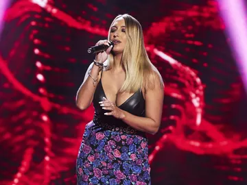 El merecido pleno de Triana Ojeda al hacer suyo el tema ‘Remolino’ de Francisco Céspedes en ‘La Voz’ El merecido pleno de Triana Ojeda al hacer suyo el tema ‘Remolino’ de Francisco Céspedes en ‘La Voz’