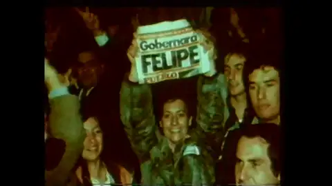 Las imágenes que hicieron historia de la victoria de Felipe González en las elecciones de 1982 Las imágenes que hicieron historia de la victoria de Felipe González en las elecciones de 1982