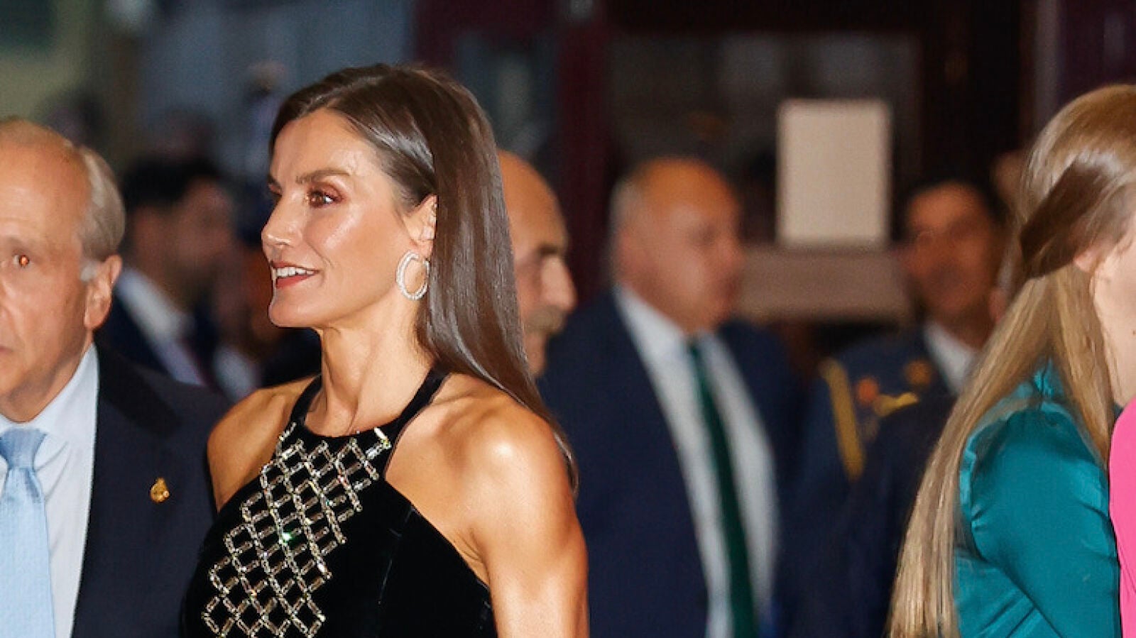 La reina Letizia demuestra en los Premios Princesa de Asturias lo cómoda que está presumiendo de músculos