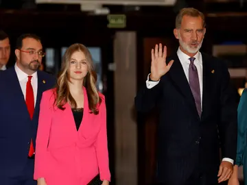 La princesa Leonor y el rey Felipe en el XXX concierto de los Premios Princesa de Asturias La princesa Leonor y el rey Felipe en el XXX concierto de los Premios Princesa de Asturias