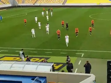Una alarma de bomba interrumpe el partido entre el Shakhtar y el Oleksandriya en Ucrania Una alarma de bomba interrumpe el partido entre el Shakhtar y el Oleksandriya en Ucrania