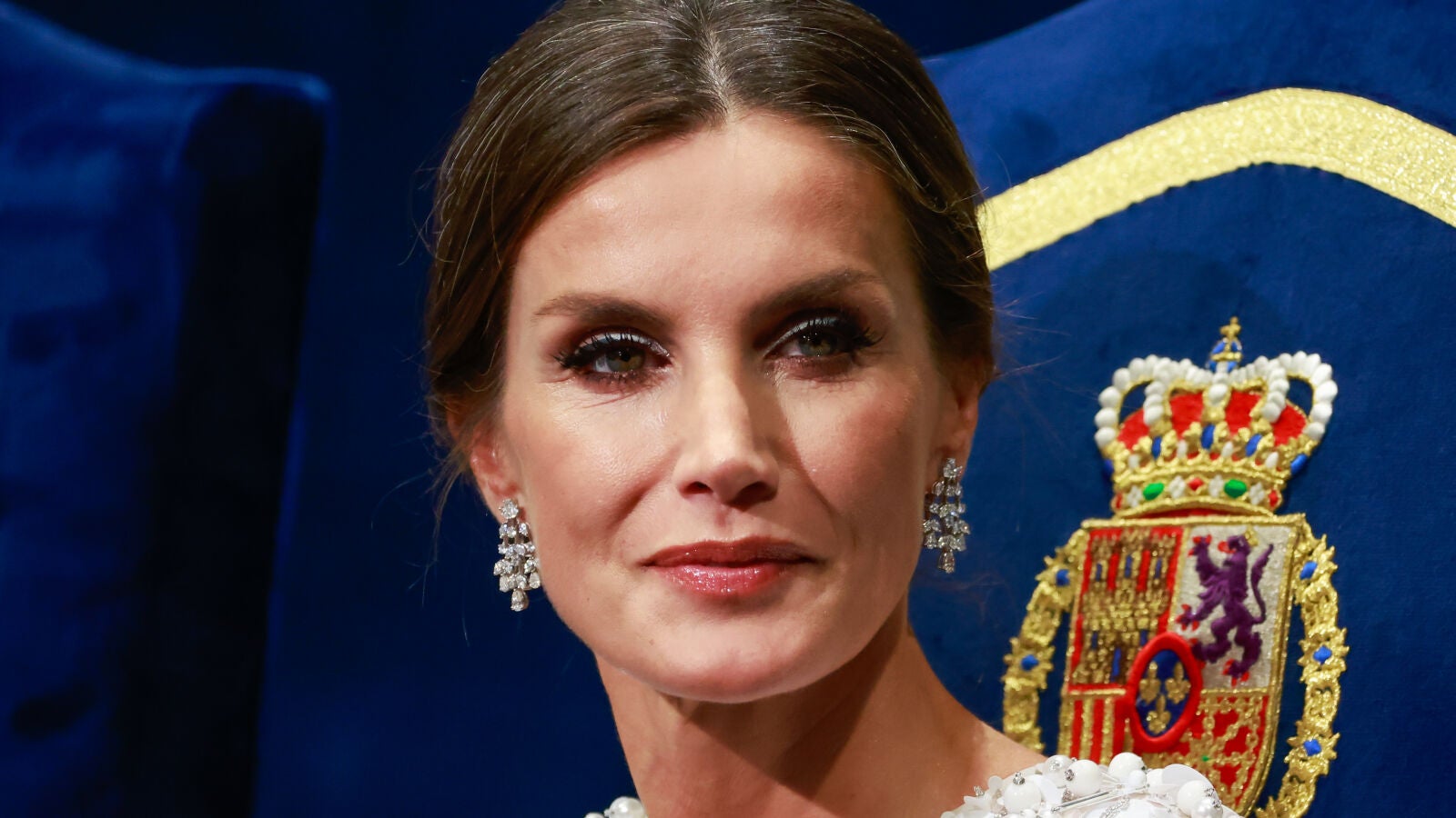 La Reina Letizia, la viva imagen de Audrey Hepburn en los Premios Princesa de Asturias