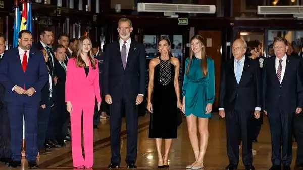 Imagen de archivo de los reyes Felipe VI y Letizia, acompa&ntilde;ados de la princesa Leonor y la infanta Sof&iacute;a