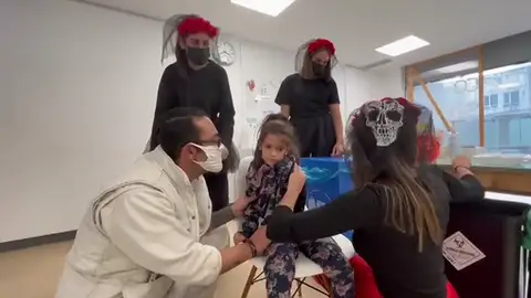 El Hospital de Ourense celebra Samaín sin miedo... a las vacunas El Hospital de Ourense celebra Samaín sin miedo... a las vacunas