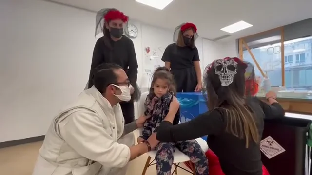 El Hospital de Ourense celebra Samaín sin miedo... a las vacunas El Hospital de Ourense celebra Samaín sin miedo... a las vacunas