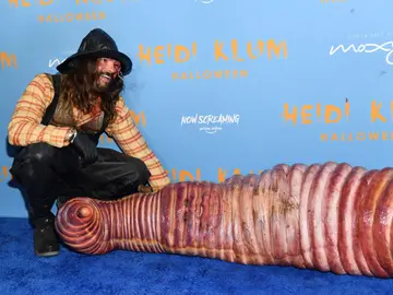 Heidi Klum vestida de lombriz para Halloween 2022 Heidi Klum vestida de lombriz para Halloween 2022