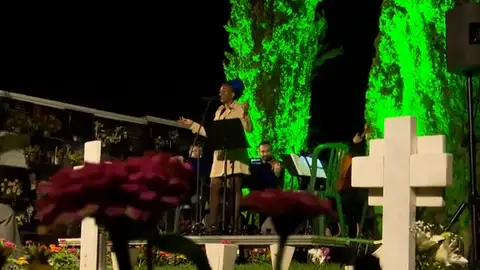 Concierto en el cementerio y 3.000 velas en Moya, en Gran Canaria Concierto en el cementerio y 3.000 velas en Moya, en Gran Canaria