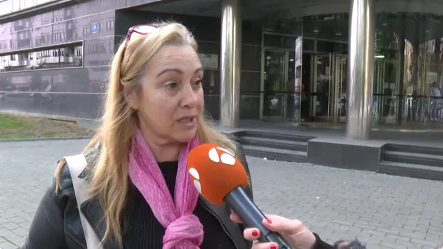 La abuela de 'Hazia', la niña a la que no permiten inscribirse con ese nombre Polémica en Vitoria por la negativa a inscribir a una niña con el nombre que habían elegido sus padres