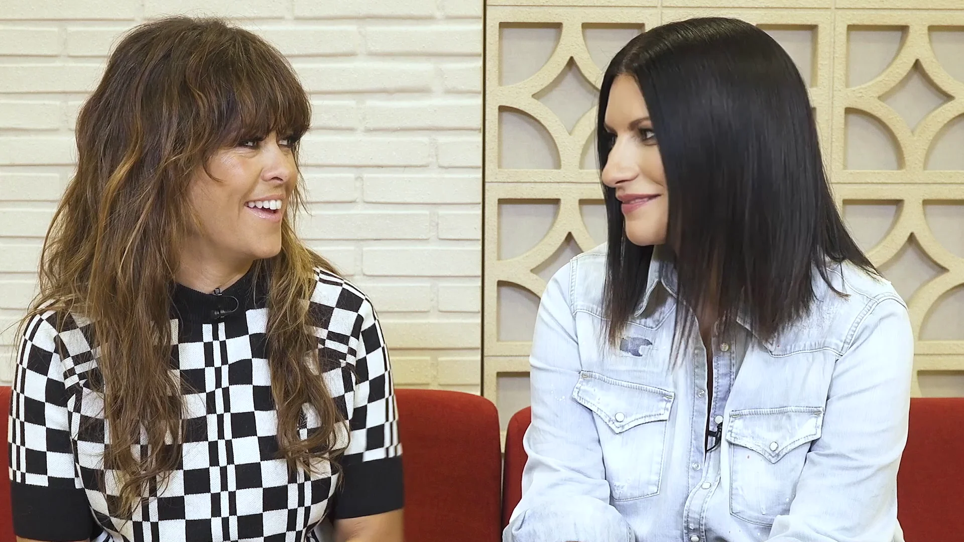 La bonita conexi&oacute;n entre Laura Pausini y Vanesa Mart&iacute;n: "A tu lado me siento segura"