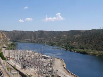 La central hidroeléctrica de Mequinenza