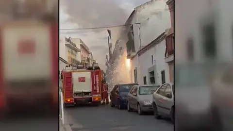 Arde el tendido eléctrico de Gibraleón, en Huelva Arde el tendido eléctrico de Girbraleón, en Huelva