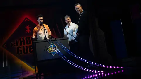 ¡Marron crea crea ritmos luminosos con la voz de David Guetta! ¡Marron crea crea ritmos luminosos con la voz de David Guetta!