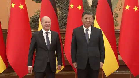 El canciller alemán visita China China