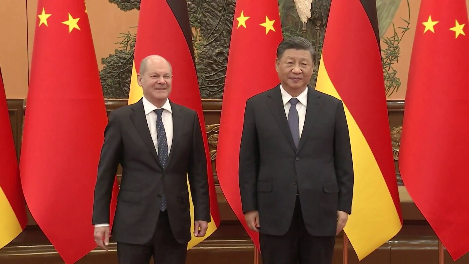 El viaje del canciller alemán Olaf Scholz a China levanta ampollas