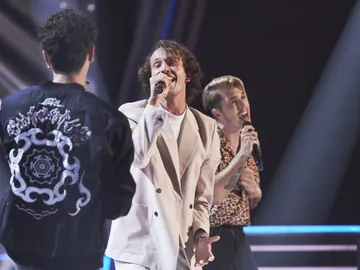 Antón, Álex y Javier enamoran en ‘La Voz’ cantando ‘Hold on’ de Justin Bieber Antón, Álex y Javier enamoran en ‘La Voz’ cantando ‘Hold on’ de Justin Bieber
