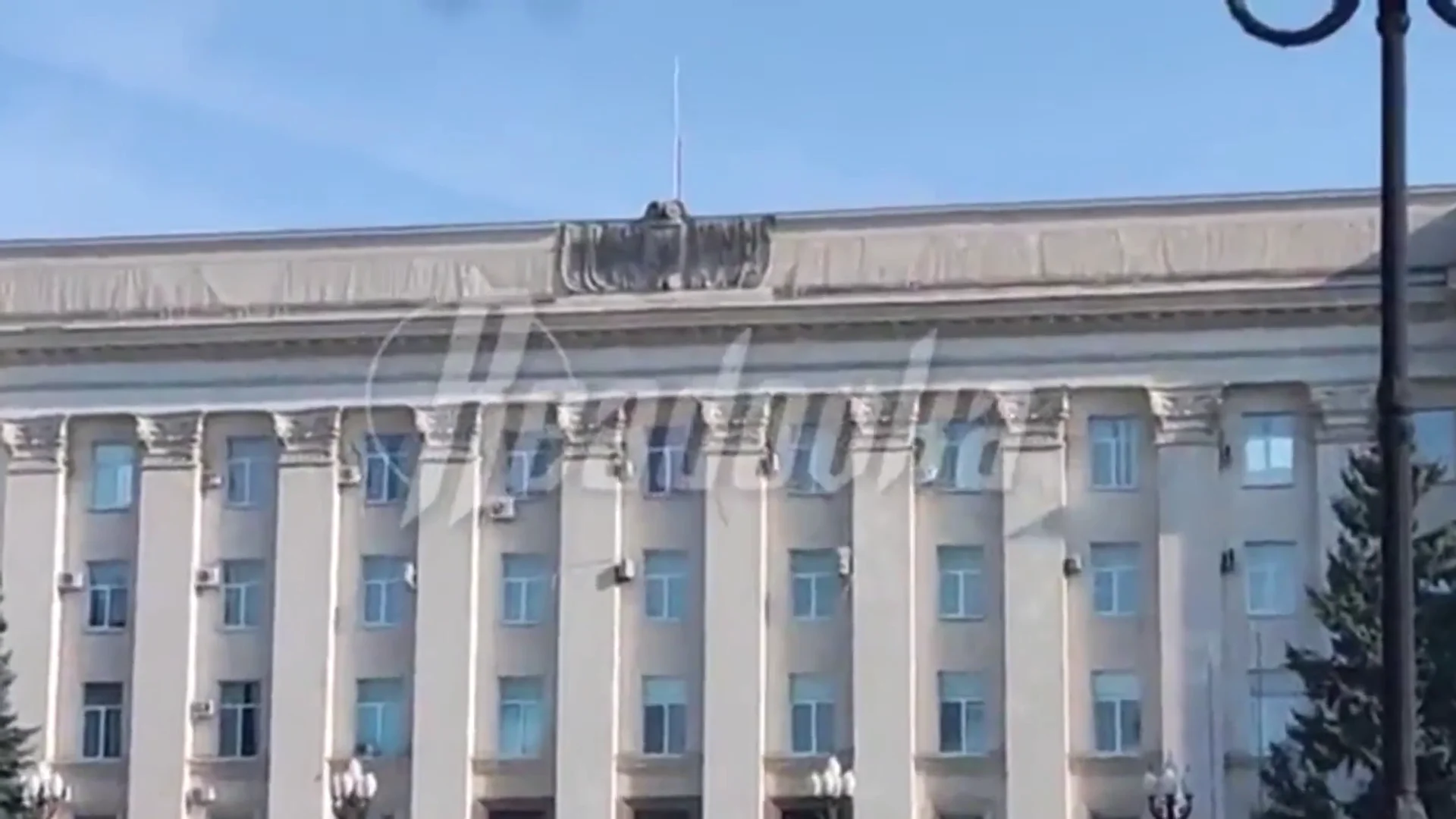 La bandera rusa desaparece del edificio de la Administración de Jersón La bandera rusa desaparece del edificio de la Administración de Jersón