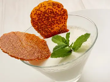 Arguiñano lo borda con la receta rápida de cuajada con galletas de sésamo Arguiñano lo borda con la receta rápida de cuajada con galletas de sésamo