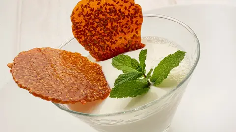 Arguiñano lo borda con la receta rápida de cuajada con galletas de sésamo Arguiñano lo borda con la receta rápida de cuajada con galletas de sésamo
