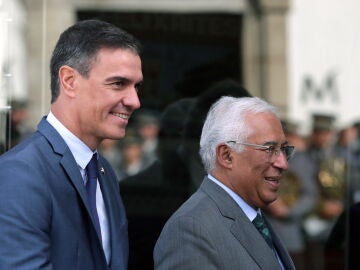 El presidente del Gobierno español, Pedro Sánchez, y el primer ministro de Portugal, Antonio Costa